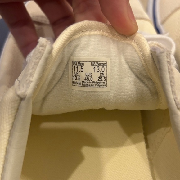 NEW IN BOX Vans Men’s Old Skool Sneakers 11.5 new in box - Picture 4 of 5